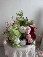 Centro de Mesa de Flores Artificiales en Tonos Terracota, Naranja, Verde y Rosa, con Rosas de Seda, Hortensias y Anturios, Decoración Floral para Bodas y Eventos