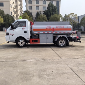 Petit mini camion de réservoir de mazout 2000L à vendre Camion <span class=keywords><strong>Citerne</strong></span> De Carburant - Product Image 6