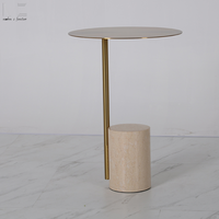 Table d'appoint en travertin au design nordique moderne, table d'appoint populaire, table d'appoint de luxe pour salon avec plateau en acier inoxydable