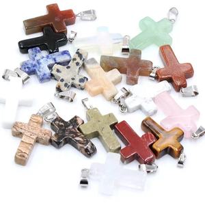 Colgante <span class=keywords><strong>de</strong></span> <span class=keywords><strong>Cruz</strong></span> <span class=keywords><strong>de</strong></span> piedras curativas naturales, collar <span class=keywords><strong>de</strong></span> cristal, precio <span class=keywords><strong>de</strong></span> fábrica, venta al por mayor - Product Image 4