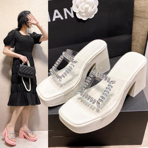 Chaussons à plateforme pour femme, à lacets et bride en T, style estival, avec bout orné de strass scintillants et talon épais ultra-haut, Hiver 2026 - Product Image 4