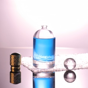 Flacon pulvérisateur de parfum vide de 100 ml en <span class=keywords><strong>verre</strong></span> <span class=keywords><strong>oriental</strong></span>, forme plate, avec embout pompe, estampé <span class=keywords><strong>à</strong></span> l'or et sérigraphié, personnalisable, modèle de marque - Product Image 3