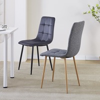 Fauteuils d'hôtel en velours marron matelassé : avec pieds noirs, offrant un confort pour toutes les pièces