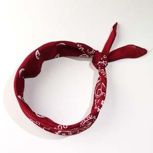 Bandana Personalizzata con Logo, Bandana Natalizia Personalizzata, Oggetto Promozionale Economico per Campagne Pubblicitarie Aziendali, Consegna Rapida - Product Image 6