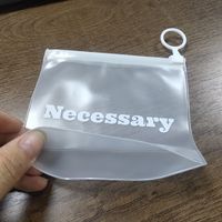 Sac en plastique à fermeture éclair en PVC givré imprimé avec logo personnalisé pour l'emballage de vêtements, pochette à fermeture éclair pour cosmétiques, maillots de bain, anneaux pour femmes