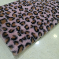 Poliéster reciclado Estampado de leopardo Piel de conejo Piel falsa súper suave Tela de piel sintética de felpa artificial