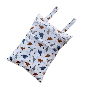 Sacs humides étanches à fermeture éclair <span class=keywords><strong>pour</strong></span> bébé avec logo personnalisé à bas prix d'usine <span class=keywords><strong>sac</strong></span> à couches en tissu avec poignée <span class=keywords><strong>sac</strong></span> à couches multifonctionnel <span class=keywords><strong>pour</strong></span> bébé - Product Image 3