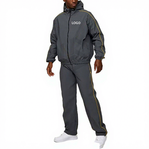 Conjunto Deportivo Informal de Dos Piezas para Hombre, Personalizado, Transpirable y Ligero - Product Image 1