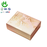Caja de Cartón Blanca Ecológica, Hecha con Materiales Reciclados, Autoarmable, para Ropa Interior, Calcetines, Lencería Femenina, con Detalles en Dorado y UV