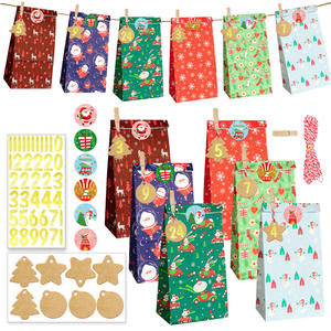 Vente en gros Emballage de bonbons Flocon de neige Père Noël Kraft Artisanat Cadeau de Noël Mignon Nouvel An Emballage <span class=keywords><strong>Sac</strong></span> en papier de Noël - Product Image 3