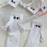 Chaussettes amusantes en coton pour couple avec aimant, motif 3D de couple se tenant la main