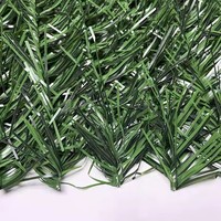 Clôture à aiguilles en pin artificiel Clôture de pelouse Clôture d'herbe en PVC ignifuge bloquant la décoration de la cour Plantes vertes artificielles