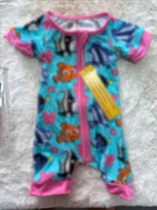 Babylovey Pronto per la Spedizione: Bundle di Vestiti per Neonati a Sorpresa, Tutine in Bambù con Zip Assortite in Stock, Completi per Neonati in Bambù - Product Image 4