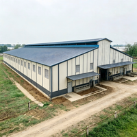 Establo para Ganado con Estructura de Acero y Flujo de Aire Optimizado, Estilo Granja y Techo Hermético para Uso Industrial en Granjas Lecheras Intensivas