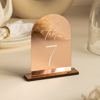 Numéros de table personnalisés en acrylique miroir argenté en forme d'arche, panneaux de table personnalisés pour mariage, fiançailles, douche nuptiale, dîner de mariage