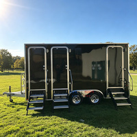 Remorque Sanitaire de Luxe Noire à 3 Cabines avec Climatisation et Panneaux Solaires – Toilettes Extérieures Portables de Luxe à Vendre