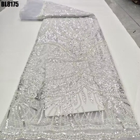 Tissu en dentelle perlée blanc pur africain Aso Ebi pour robes de bal traditionnelles nigérianes