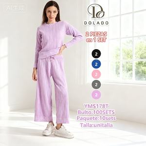 Completo pigiama da donna Dolado in maglia, a maniche lunghe, girocollo, a righe, morbido, casual, con vita alta ed elastica - Product Image 1