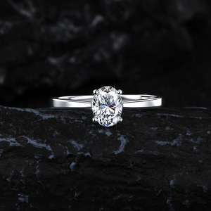 Anel Clássico Feminino de Moissanite <span class=keywords><strong>1</strong></span> Quilate em Prata 925 – Presente para Casamento, Noivado e Festas – Joias no Atacado - Product Image 4