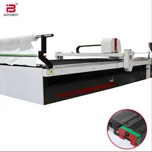 Otomatik besleme ile yeni stil ürün yüksek verimli düz bıçak elektrikli kumaş kesme makinesi