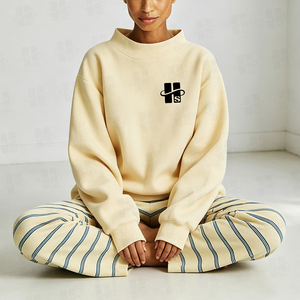 Sweat-shirt à capuche pour femme en molleton de coton, col montant, grande taille, coupe oversize, avec logo brodé, personnalisable, vente en gros - Product Image 2