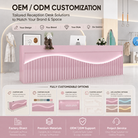 Comptoir de réception moderne en MDF cannelé avec LED, taille et couleur personnalisables, pour salon de coiffure et institut de beauté