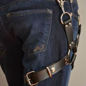 Hommes Femmes <span class=keywords><strong>Jeans</strong></span> Punk PU Cuir Jarretière Harnais Taille Jambe Bondage Bretelles Harnais avec Boucle Bretelles - Product Image 4