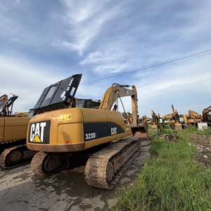 Excavatrice sur chenilles CAT 323DL d'occasion de haute qualité, équipement de construction lourd, similaire aux séries Caterpillar D. - Product Image 1