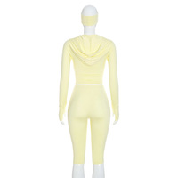 Ensemble de survêtement 3 pièces pour femme Y2990 – Sweat à capuche zippé à manches longues, leggings capri et bandeau assortis – Tenue de sport et d'entraînement