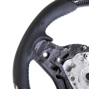 <span class=keywords><strong>Volant</strong></span> de course universel de luxe en fibre de carbone Baytak avec écran LED pour les modèles Série 5 G20-G32 G15 G01-G02 pour le <span class=keywords><strong>drift</strong></span> - Product Image 2