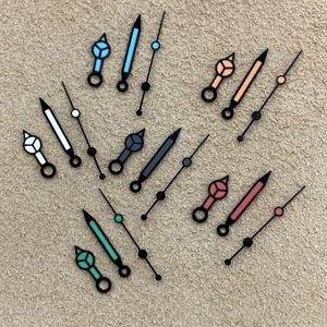 Nuevos accesorios y piezas de reloj OEM, manecillas luminosas verdes con bordes negros compatibles con movimiento automático NH35 NH36 <span class=keywords><strong>4R</strong></span> 7S - Product Image 1