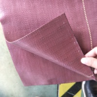 Sac Jumbo Rouge Ventilé et Respirant avec Jupe Supérieure pour Oignons jusqu'à 1,5 tonne, Grand Sac Respirant avec 4 Panneaux en Tissu Exporté en Pologne