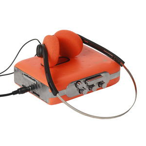 Reproductor de Casetes Portátil Retro en Oferta con Convertidor de Casete a MP3 por USB, Micrófono Incorporado, Conector para Auriculares de 3.5mm, Material ABS - Product Image 2