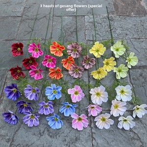 Flores Artificiales <span class=keywords><strong>Cosmos</strong></span> de 3 Cabezas al por Mayor de Fábrica para Centros de Mesa de Boda y Decoración de Interiores del Hogar - Product Image 1