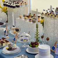 Présentoir de table en acrylique effet vague d'eau pour desserts, idéal pour mariages, banquets, buffets froids, pauses thé, centres de table et décorations de pâtisseries