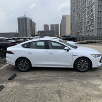 Voiture électrique BYD Qin Plus Vente à bas prix avec une autonomie de 420km 510km 610km Vitesse de 130 km/h Véhicule BYD Qin Plus à nouvelle énergie