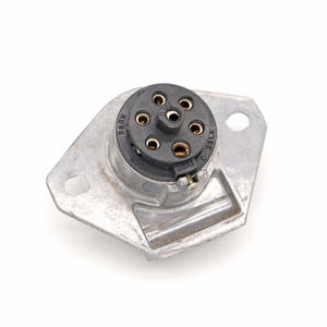 <span class=keywords><strong>7</strong></span> <span class=keywords><strong>broches</strong></span> <span class=keywords><strong>remorque</strong></span> tracteur <span class=keywords><strong>prise</strong></span> connecteur métal ISO 1185 camion <span class=keywords><strong>remorque</strong></span> remorquage accessoires pièces - Product Image 3