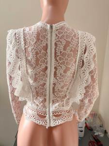Blus Wanita Seksi Warna Solid Berenda, Model Crop Top Lengan Panjang, Slim Fit, Elegan, Grosir, Laris Manis - Product Image 6