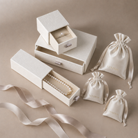 Coffret à bijoux de luxe à tiroirs coulissants avec doublure en satin/éponge, boîte rigide personnalisable, rangement élégant blanc pour bagues et colliers