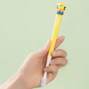Brosse à dents en plastique de marque privée enfants dessin animé poignée brosse à dents à poils souples en gros