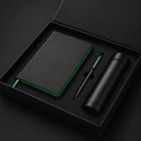 Ensemble cadeau d'affaires de luxe : carnet, stylo, thermos, logo personnalisé en relief pour les employés, les clients et les partenaires commerciaux de l'entreprise