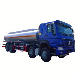 Enhanced New 5000L 6x4 Oil Tanker Truck with Thickened Tank Body for Chemical Liquid Transportation Fuel Storage - Product Image 2