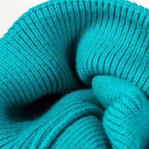 Gorro de lana estilo coreano sin borde, negro, para invierno, tipo beanie, cálido, con protección para las orejas, tejido. - Product Image 3