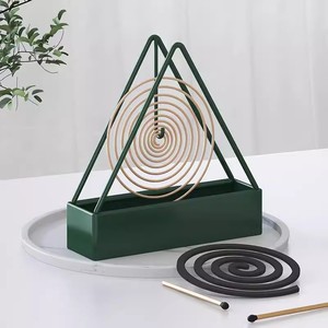 Support minimaliste pour spirales anti-moustiques en métal avec plateau pour usage domestique, facile à nettoyer - Product Image 1