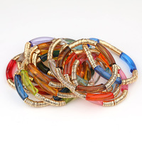 Bestie européenne américaine bijoux en gros perlé acrylique coude or géométrique numéro motif avec perle religieux à la mode