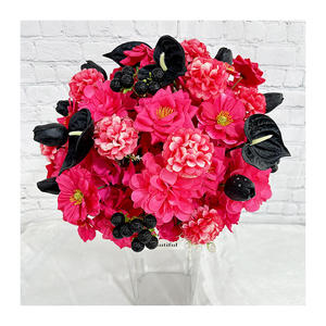 Bola de Flores Artificiales Romántica en Rojo Rosa con Lirios Negros y Bayas, Arreglo Mixto Hecho a Mano para el Día de San Valentín - Product Image 2