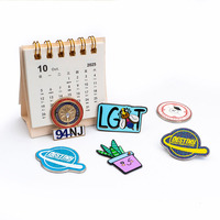 Épingles en émail métallique personnalisées, badges en émail dur pour les cadeaux de vacances, Noël, la fête nationale et les souvenirs d'événements