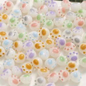Perles en forme de patte de chat 3D rouge vif, 11x12mm, en résine plastique, matériel de fabrication de bijoux pour boucles d'oreilles, bracelets, pendentifs, artisanat - Product Image 3