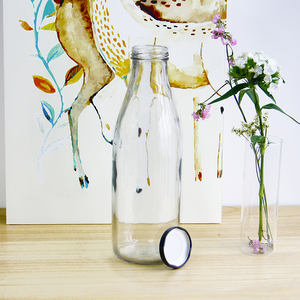 Petites carafes en verre de haute qualité avec couvercles Mini cruches transparentes pour emballage de jus de lait - Product Image 2