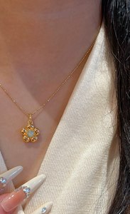 Pendentif floral multicolore en or 18 carats Xinfly avec opale, péridot, améthyste, tourmaline rose, tanzanite, aigue-marine et grenat spessartine - Product Image 6